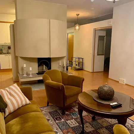 Spacious Close To The Sea With 2 Patios Huoneisto *