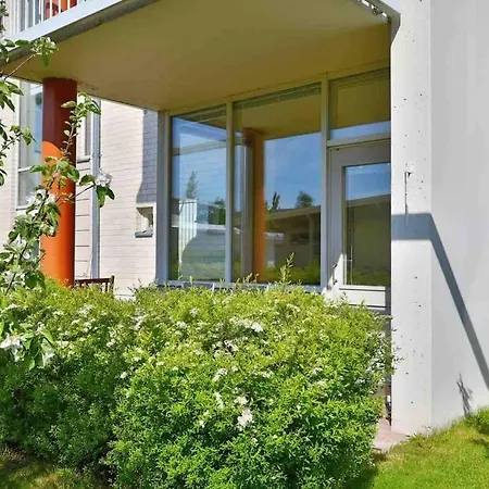 Huoneisto Spacious Close To The Sea With 2 Patios *